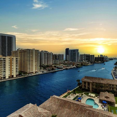 Infinite View Balcony With Pool, Gym And Near Beach Apartment Hallandale Beach Exterior photo