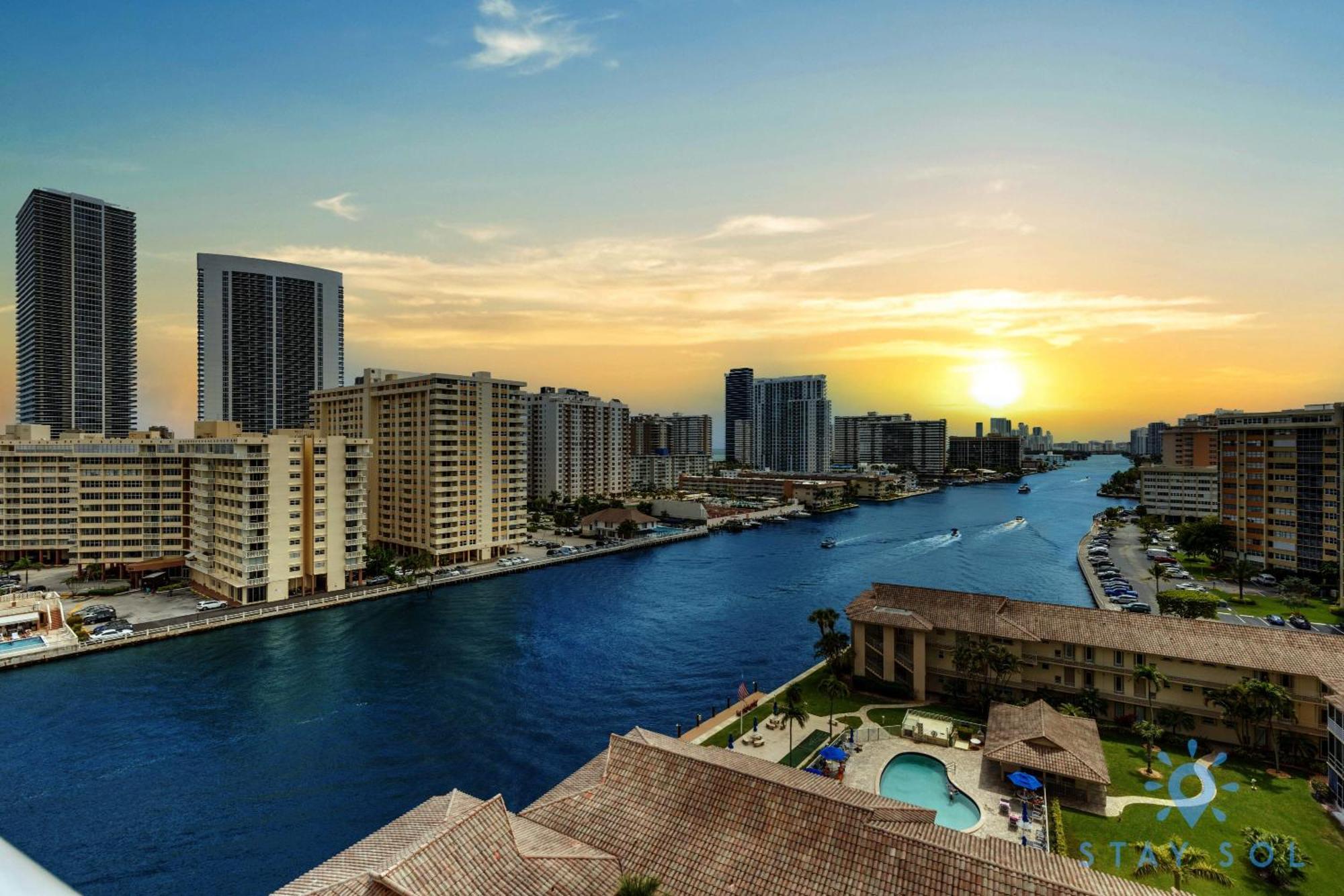 Infinite View Balcony With Pool, Gym And Near Beach Apartment Hallandale Beach Exterior photo