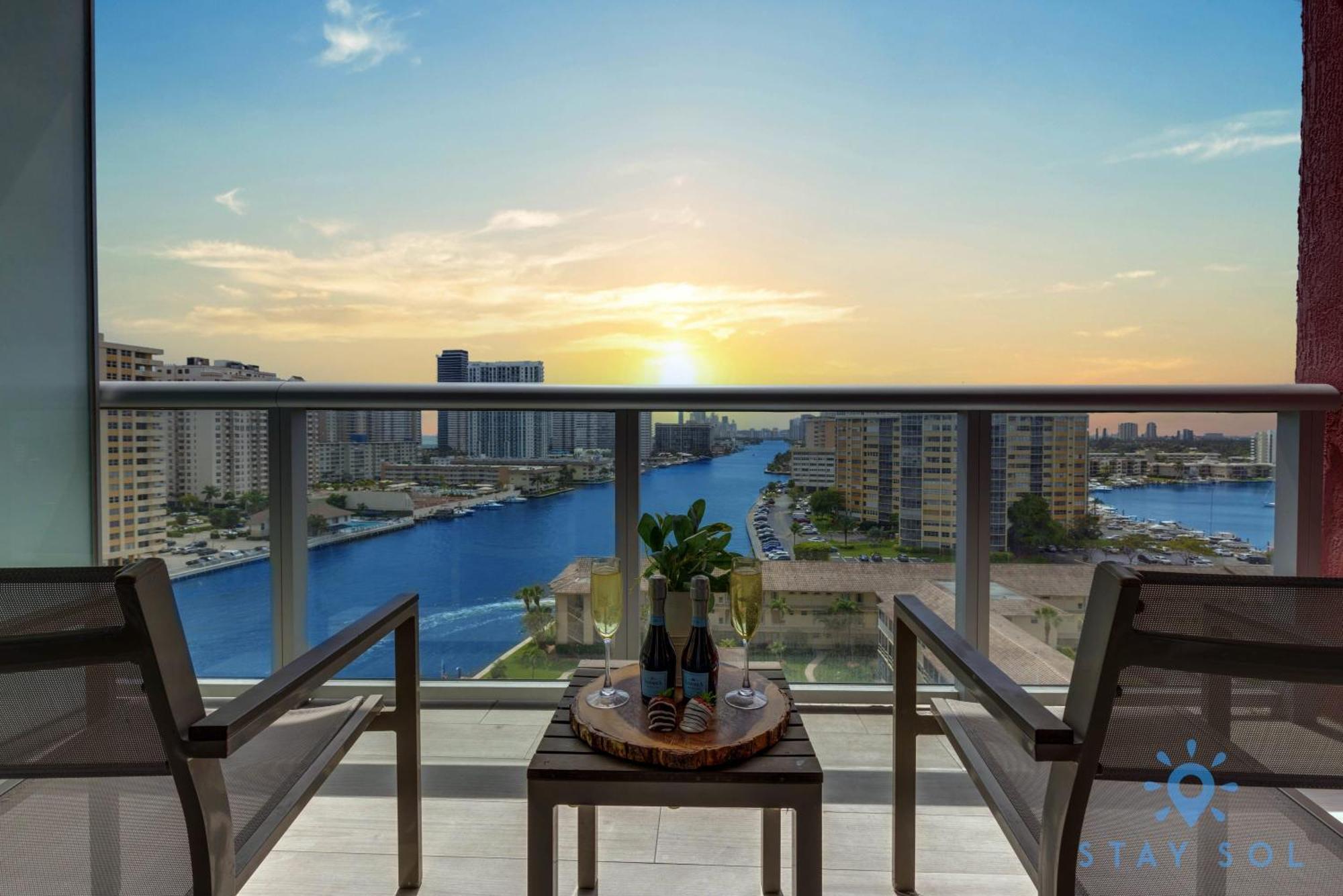 Infinite View Balcony With Pool, Gym And Near Beach Apartment Hallandale Beach Exterior photo