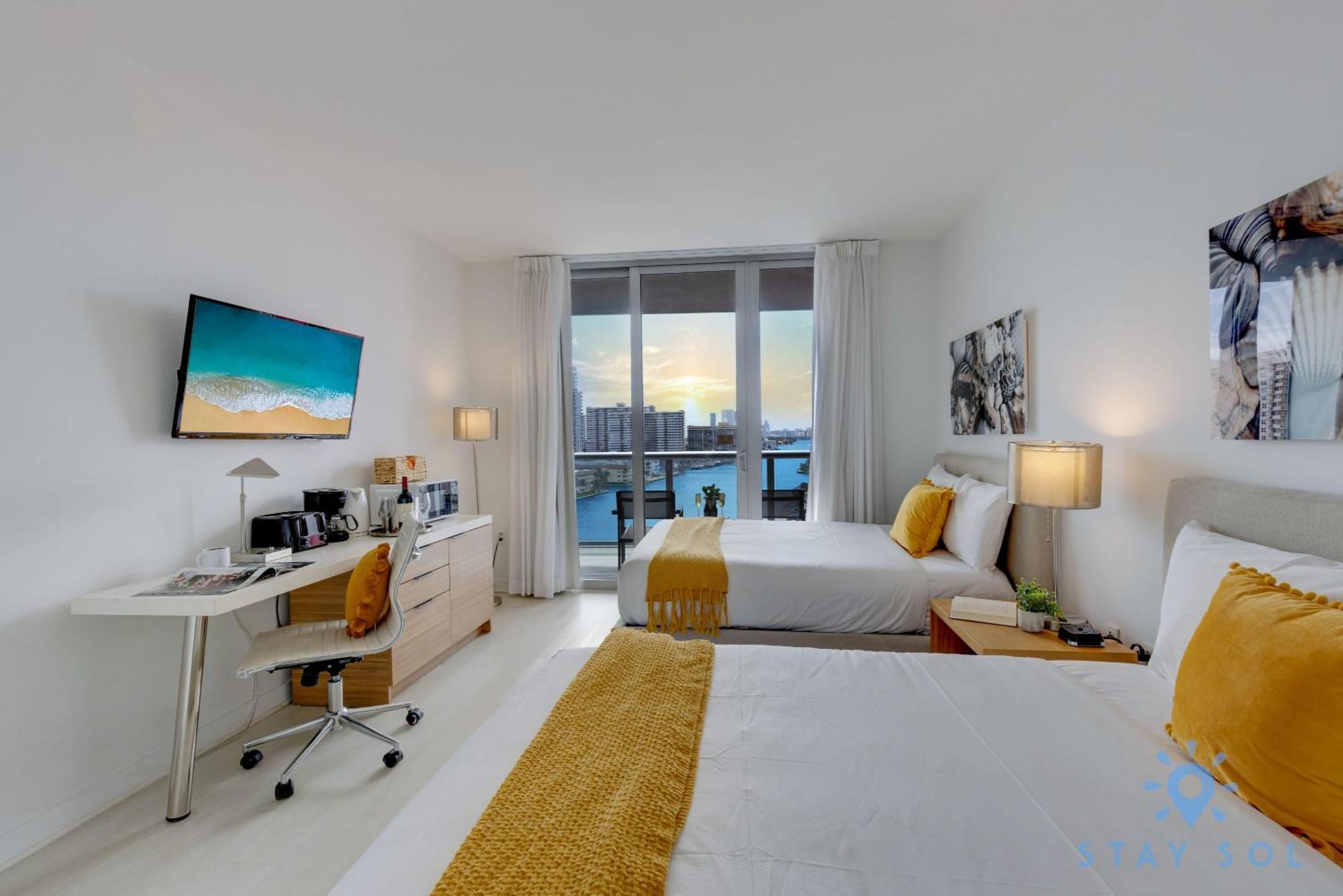 Infinite View Balcony With Pool, Gym And Near Beach Apartment Hallandale Beach Exterior photo