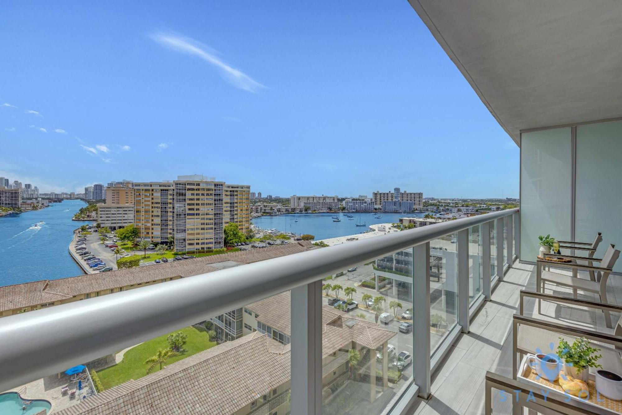 Infinite View Balcony With Pool, Gym And Near Beach Apartment Hallandale Beach Exterior photo